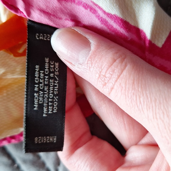 Coach 100% silk scarf - Picture 6 of 6